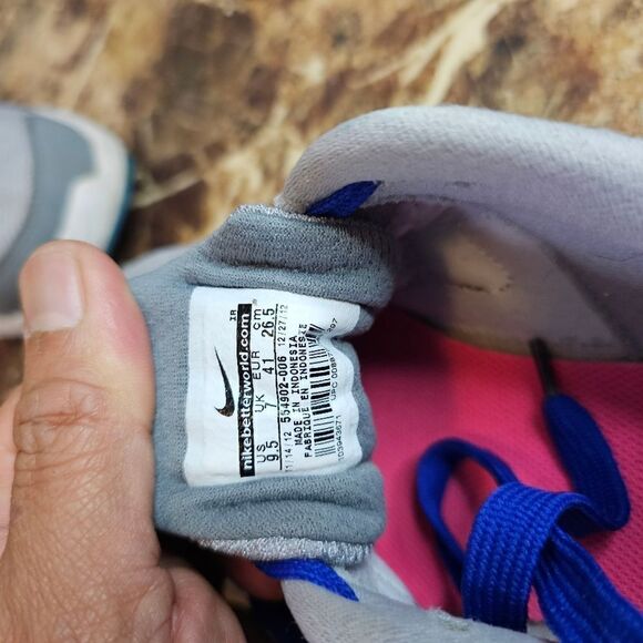 Nike women's Revolution 2 running shoes size 9.5.    087 - Picture 9 of 10